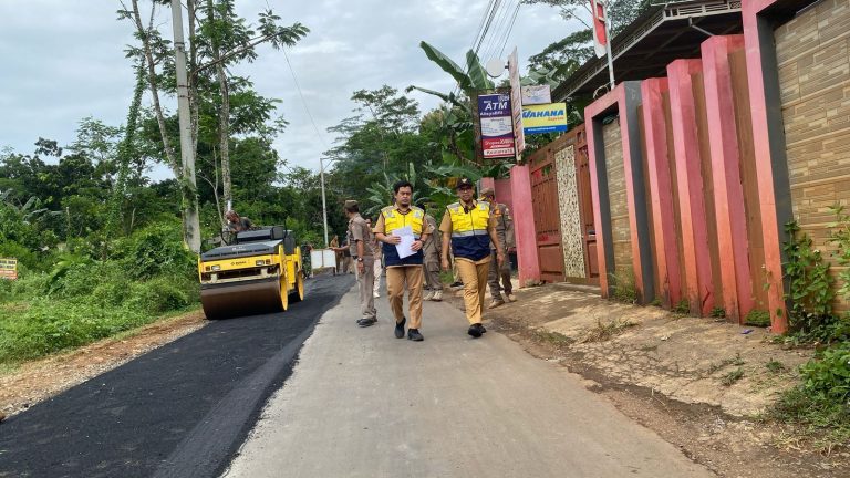 Bupati Batang Tindak Lanjuti Keluhan Warga dengan Perbaikan Infrastruktur Jalan dan Jembatan