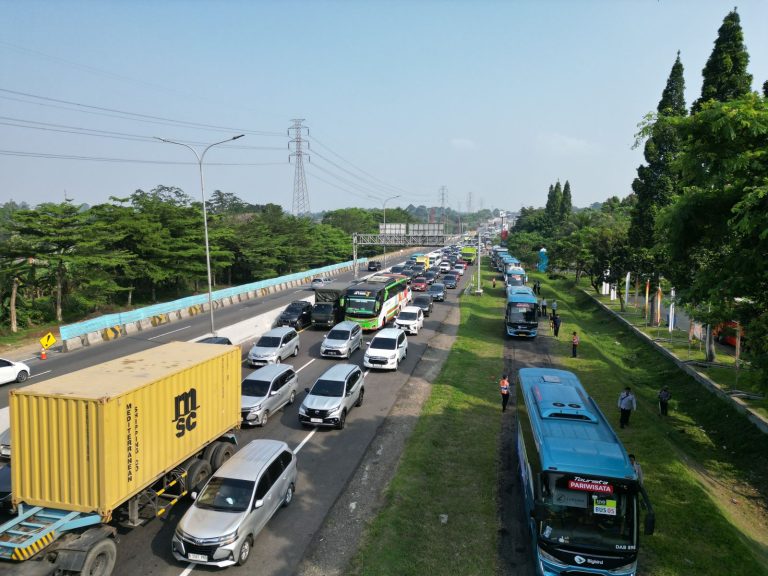 Libur Panjang Maulid Nabi, Lalu Lintas Keluar Jakarta Naik 40% tapi Tetap Terkendali