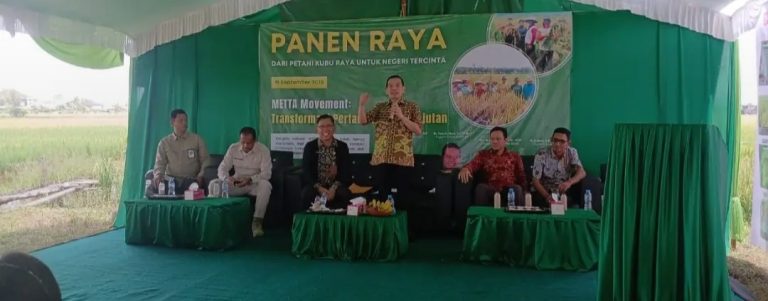 Pemkab Kubu Raya Mantapkan Swasembada Pangan Lewat Panen Raya Padi