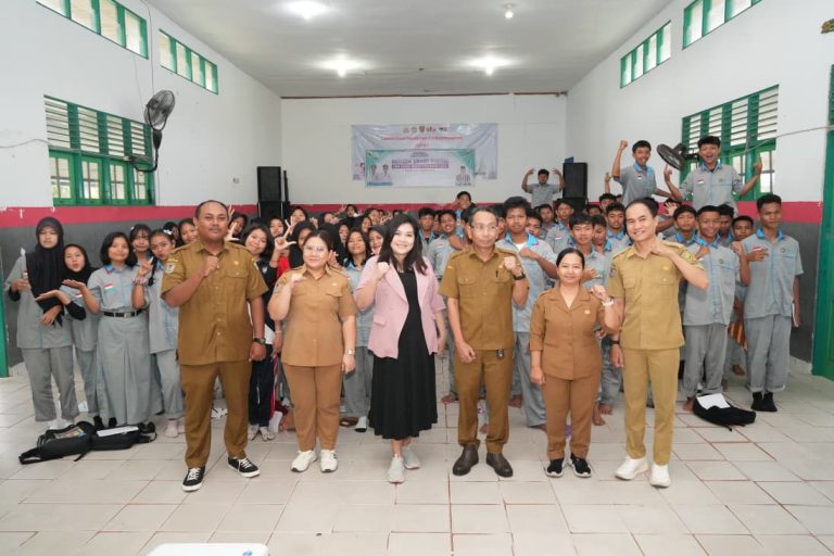 Pelajar Palangka Raya Dapat Bekal Literasi Digital untuk Tangkal Hoaks