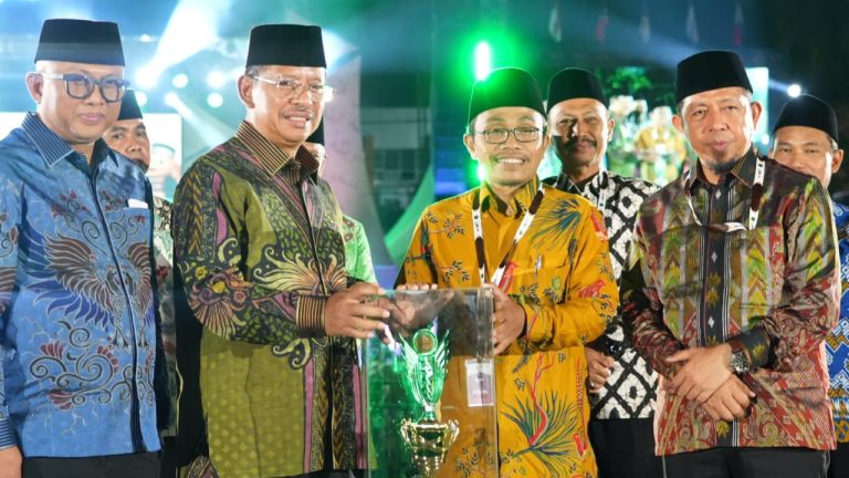 Jawa Tengah Raih Juara Umum MQK Nasional 2025, Pesantren Indonesia Tunjukkan Kejayaan Kitab Kuning