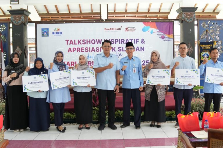 Puncak Hari Guru Nasional 2025 di Sleman: Danang Maharsa Ajak Guru Adaptif terhadap Teknologi