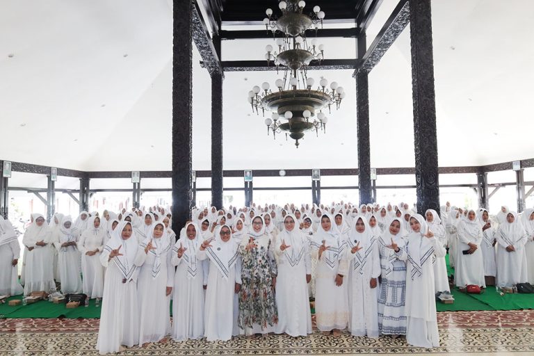 Pelantikan Pengurus Majelis Taklim As-Sturoya Teguhkan Peran Strategis Perempuan di Lumajang
