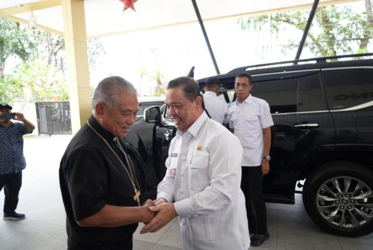 Gubernur Kalbar Ria Norsan Ajak Warga Rayakan Natal dan Tahun Baru dengan Kesederhanaan