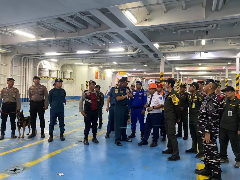 Karantina Sulteng Perketat Pengawasan Penumpang dan Barang di Pelabuhan Donggala Jelang Nataru 2025