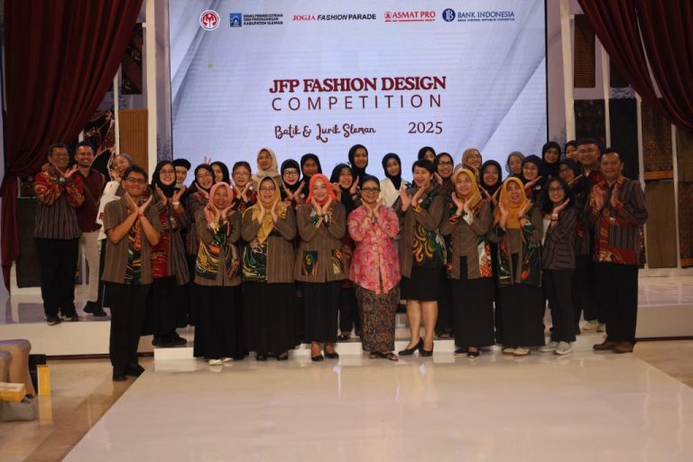 JFP Fashion Design Competition 2025 Angkat Wastra Batik dan Lurik Sleman ke Panggung Nasional