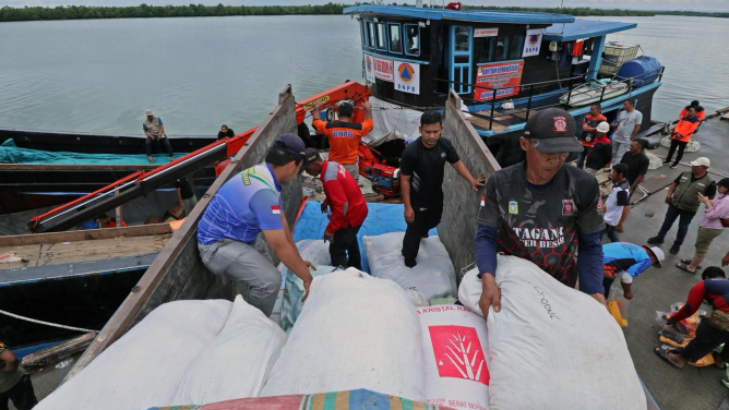Solidaritas Aceh Besar Kirim 200 Ton Bantuan untuk Korban Banjir dan Longsor di Pantai Timur Aceh