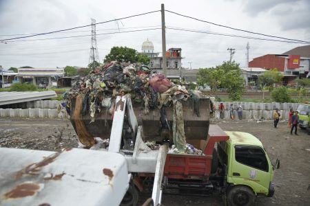Sampah Menggunung di Musim Hujan, Pemkot Semarang Tancap Gas Pulihkan Lingkungan Warga